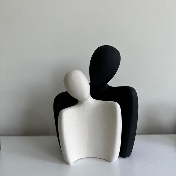 Ceramic Couple Statues for Home Décor Hugging Couple Figurines Office Décor - Picture 4 of 13